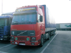 Volvo FH12-420-RV-Transport-Fustinoni-221106-01-LT